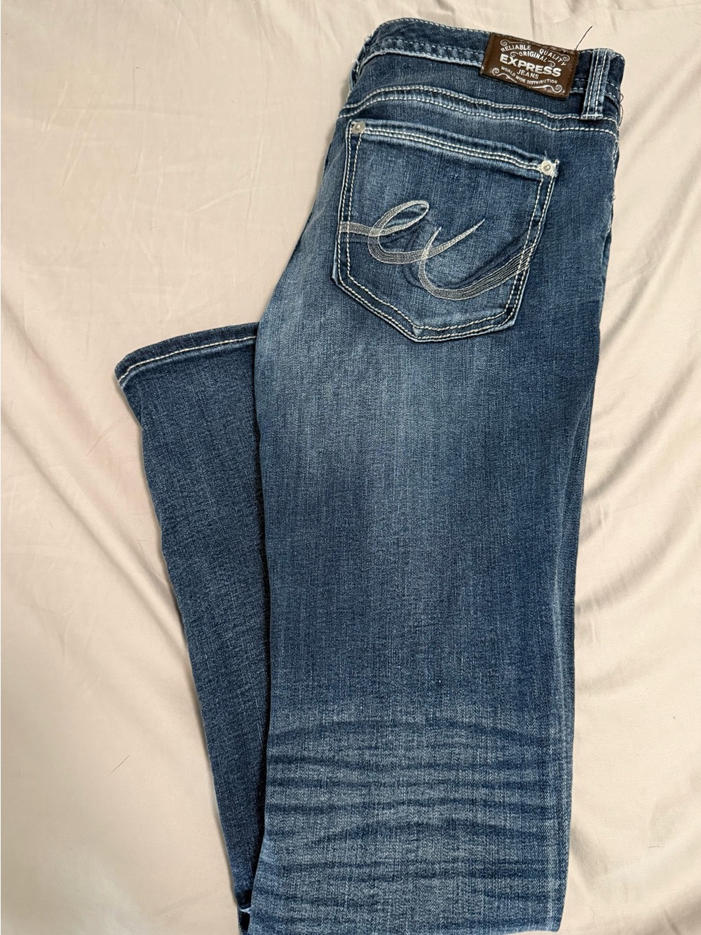 Express Women’s “Barley Boot” Low Rise Jeans Size 10R (32in Inseam)